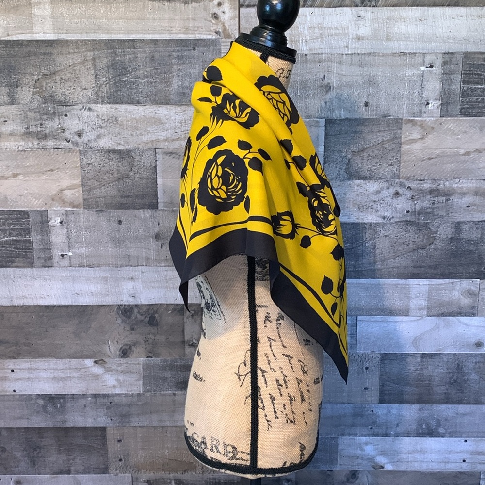 Valentina Fiore Floral Scarf - Picture 4 of 14